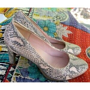 Beautiful Clarks Collection US 8M Snakeskin metallic print Pumps Heels Comfort